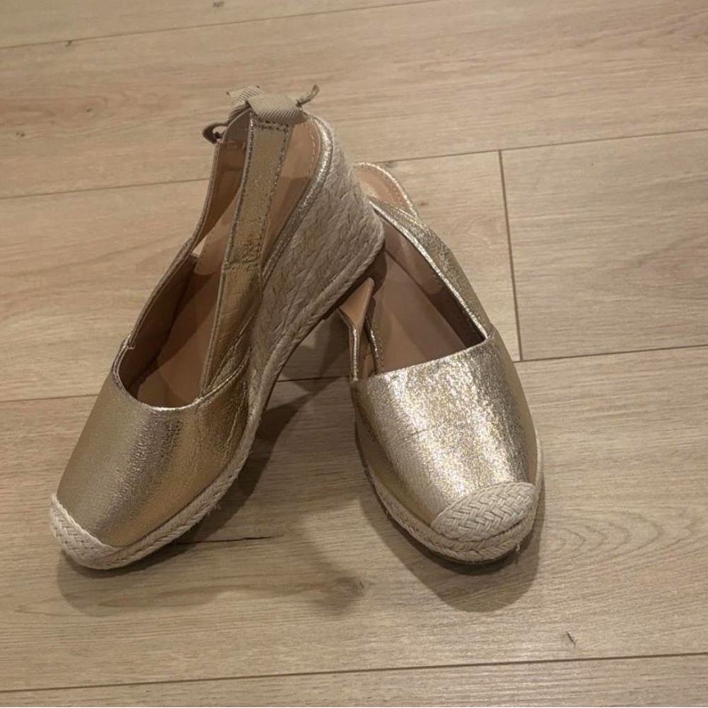 Elegant Gold Espadrille Wedges